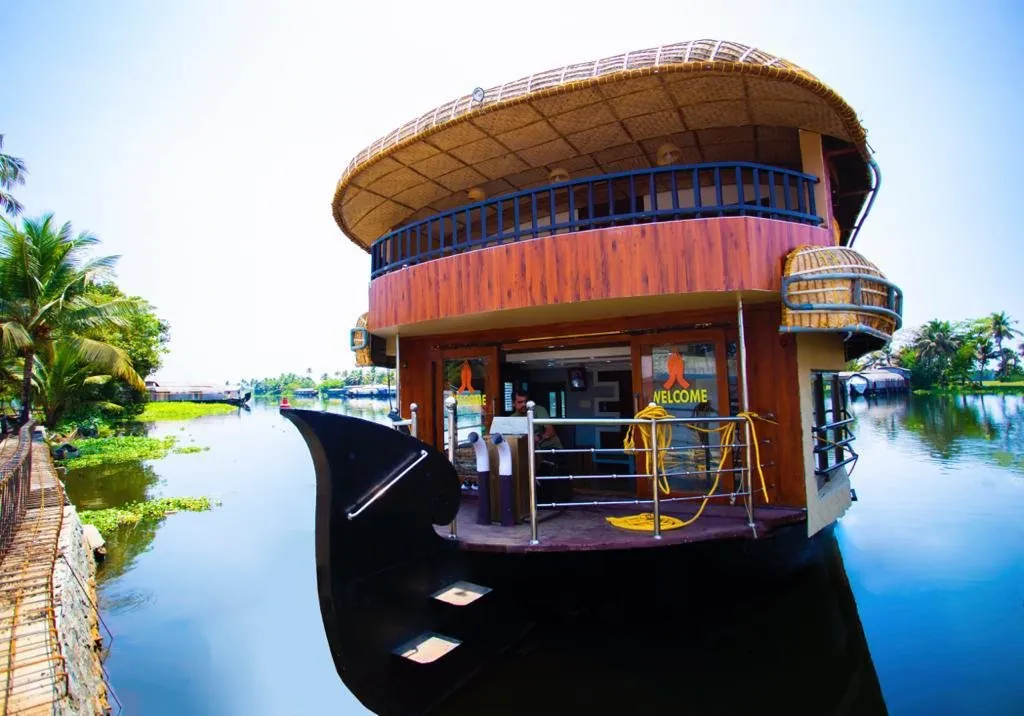 Premium Alleppey houseboat moored for the night